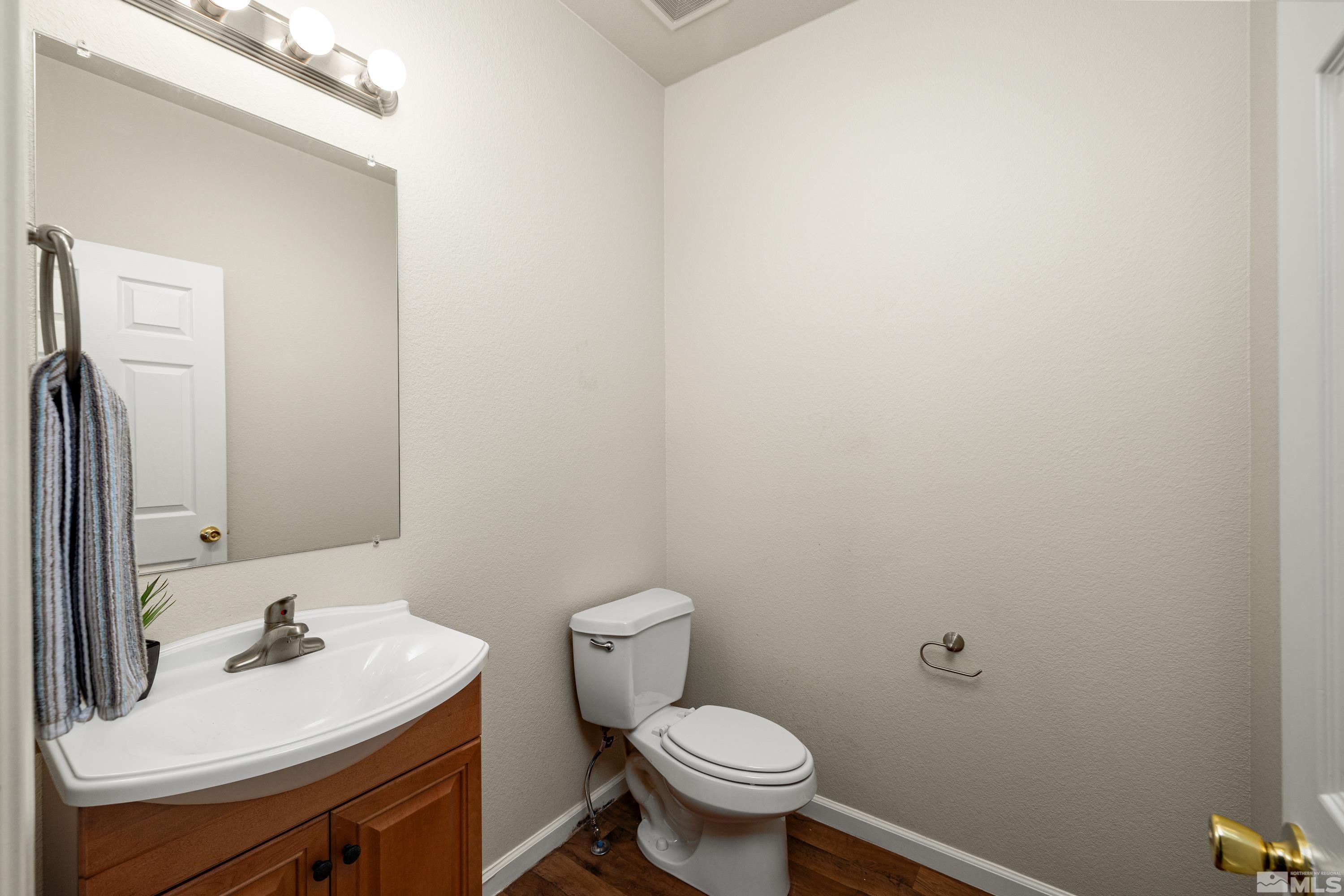 905 Demos Ct Property Photo 9