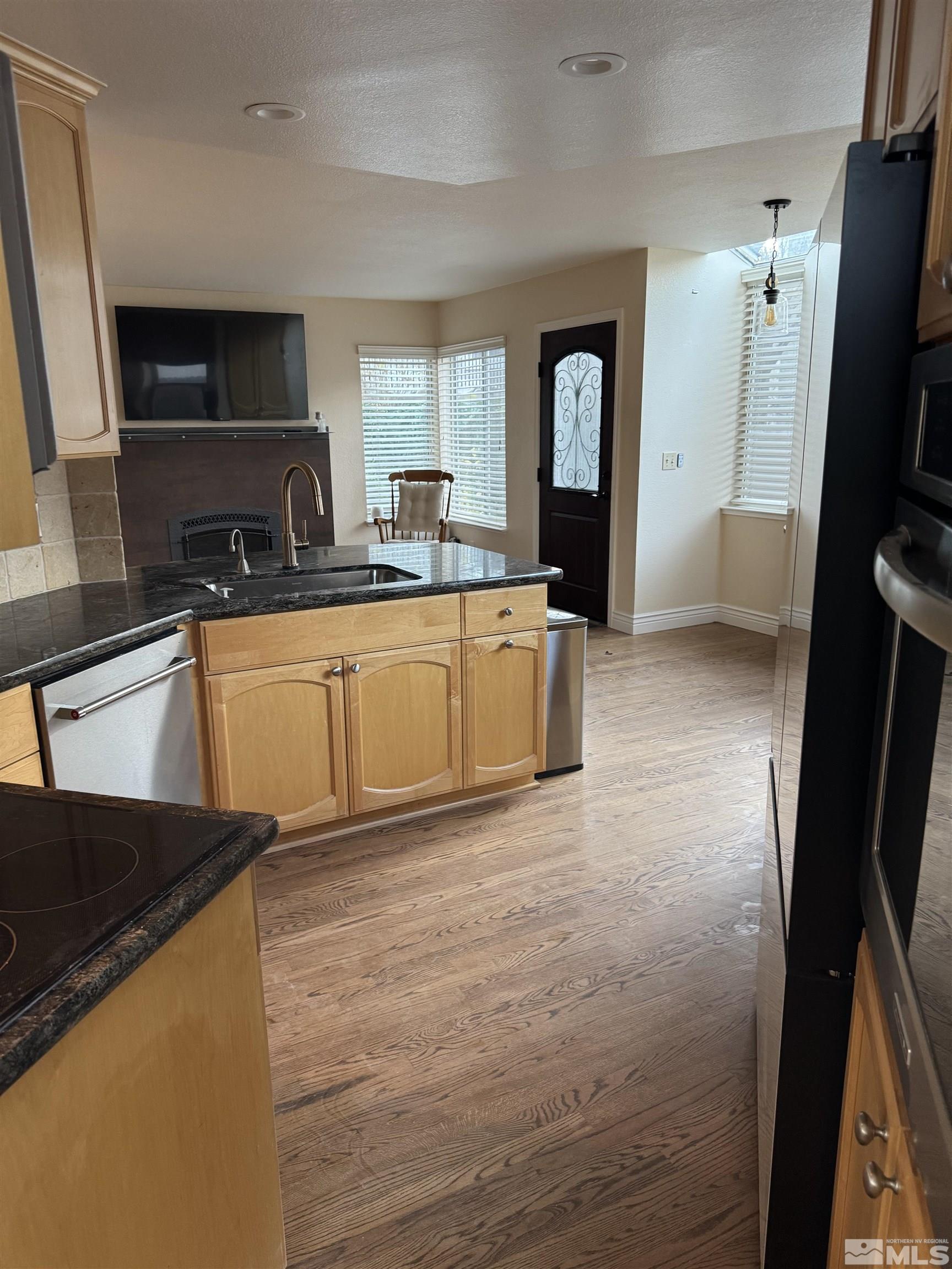 6215 Sunrise Meadows Loop Property Photo 7