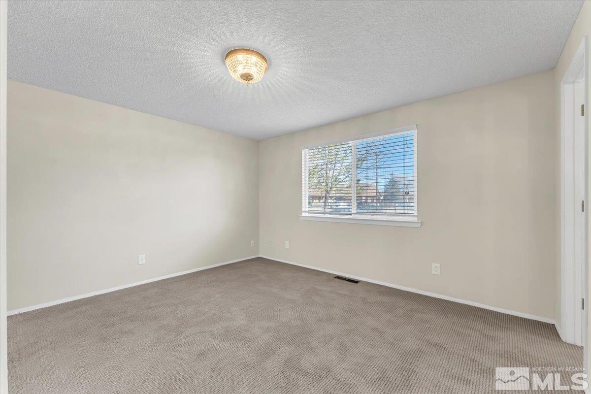 1832 Mountain Street Property Photo 25