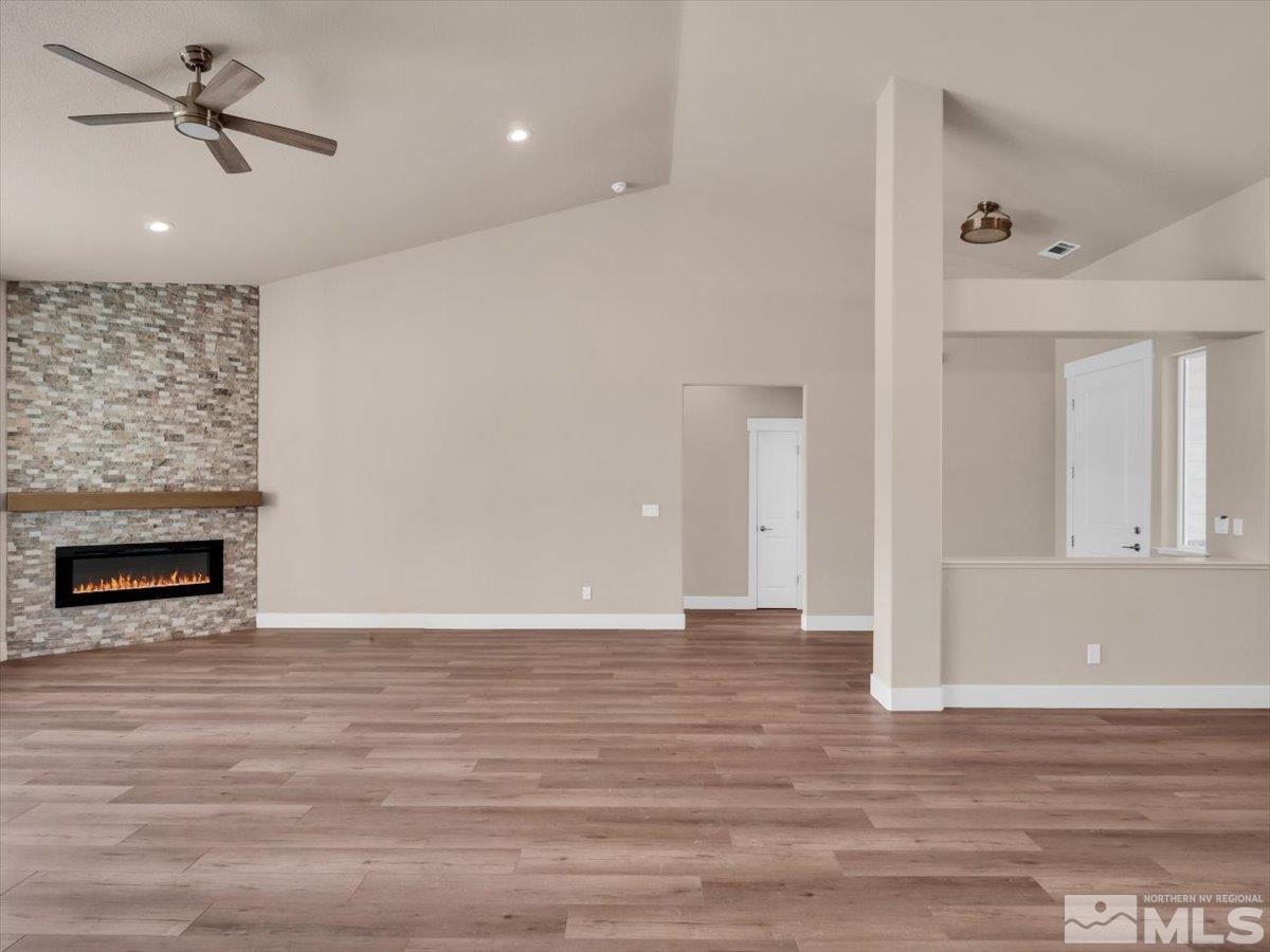 6853 Eagle Wing Cir Property Photo 9