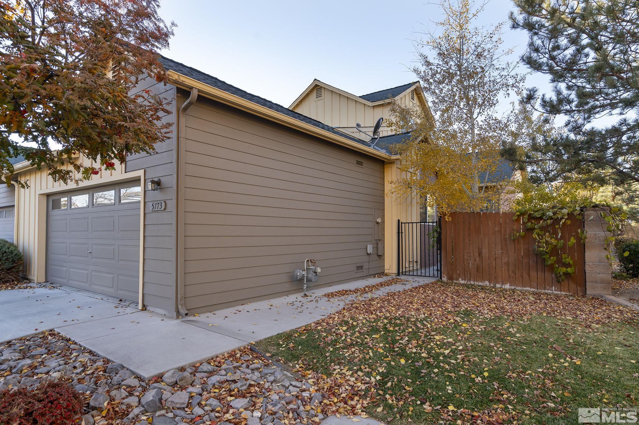 5773 Crooked Stick Way Property Photo 2