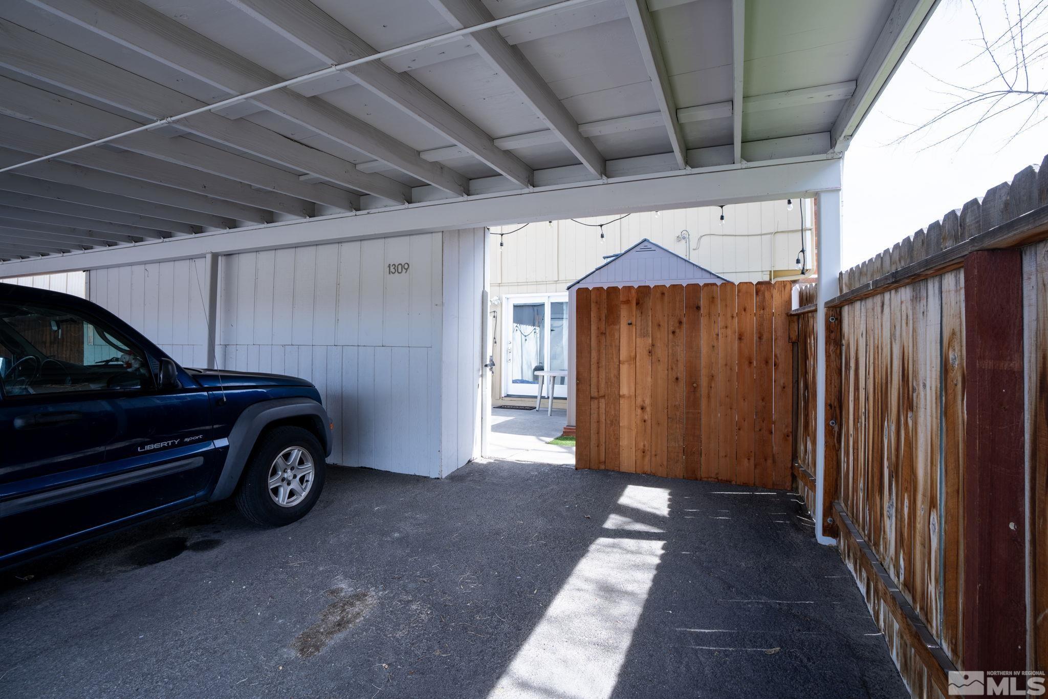 1309 N Lompa Ln Property Photo 2