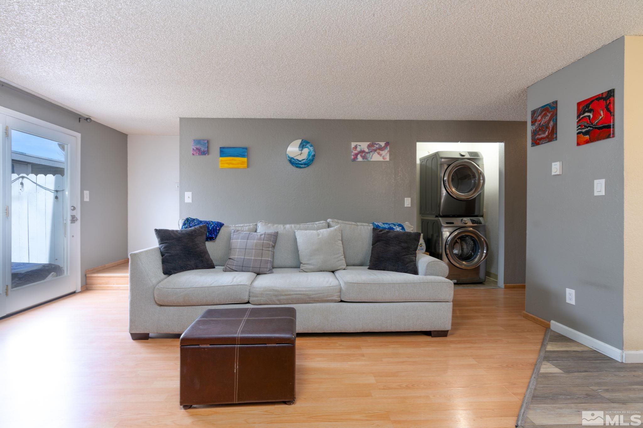 1309 N Lompa Ln Property Photo 5