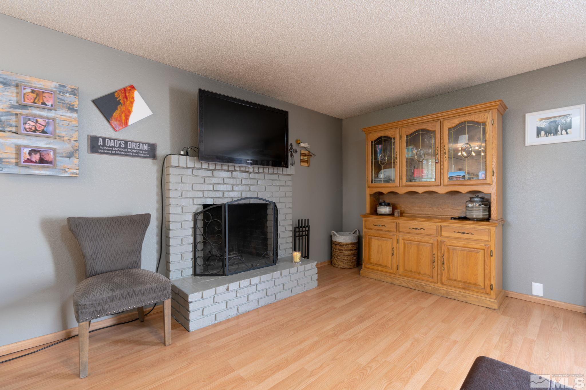 1309 N Lompa Ln Property Photo 6