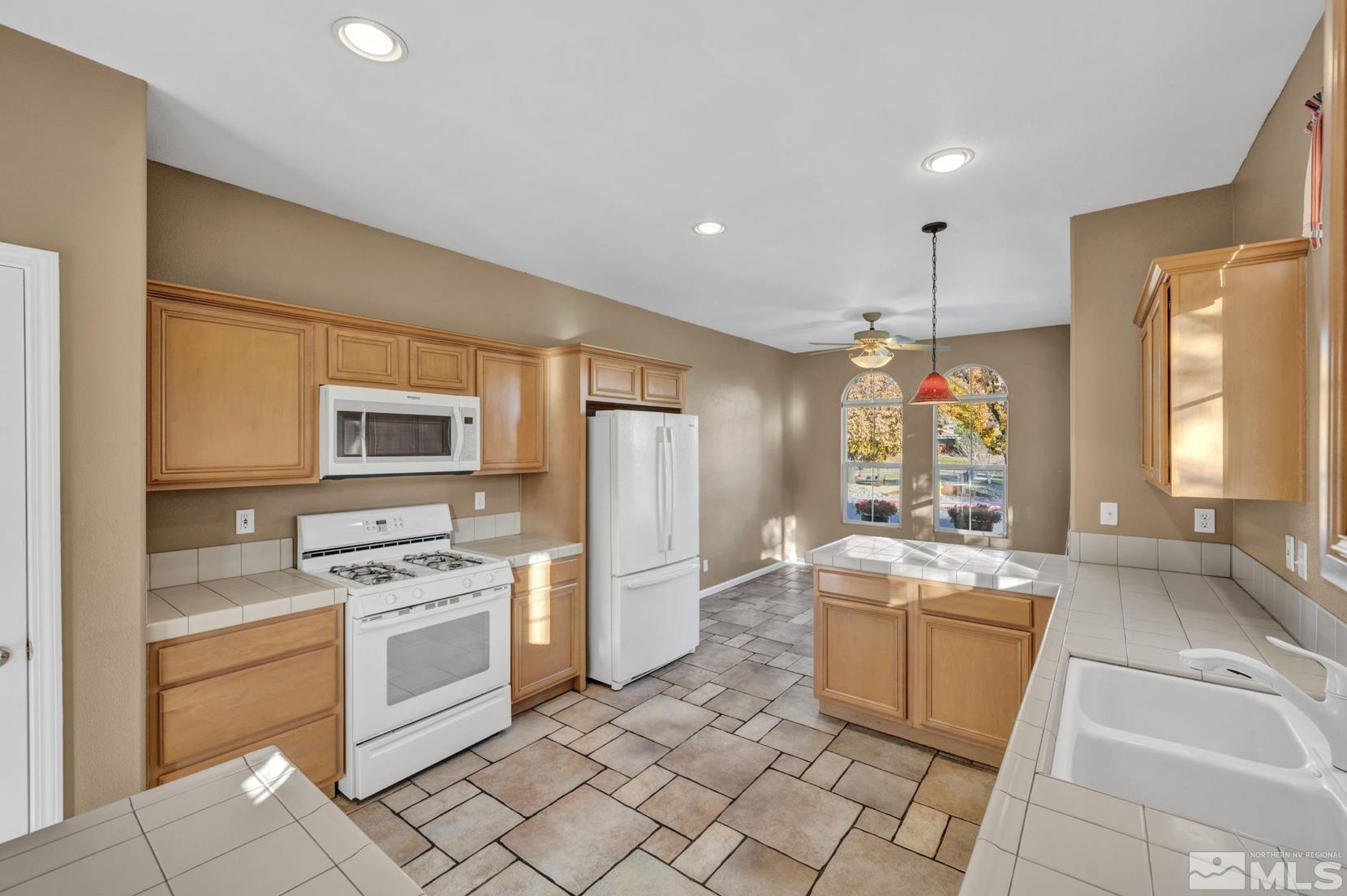 1361 Palermo Dr Property Photo 5
