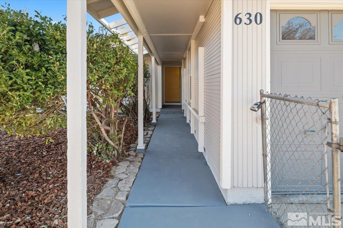 630 Teel St Property Photo 4