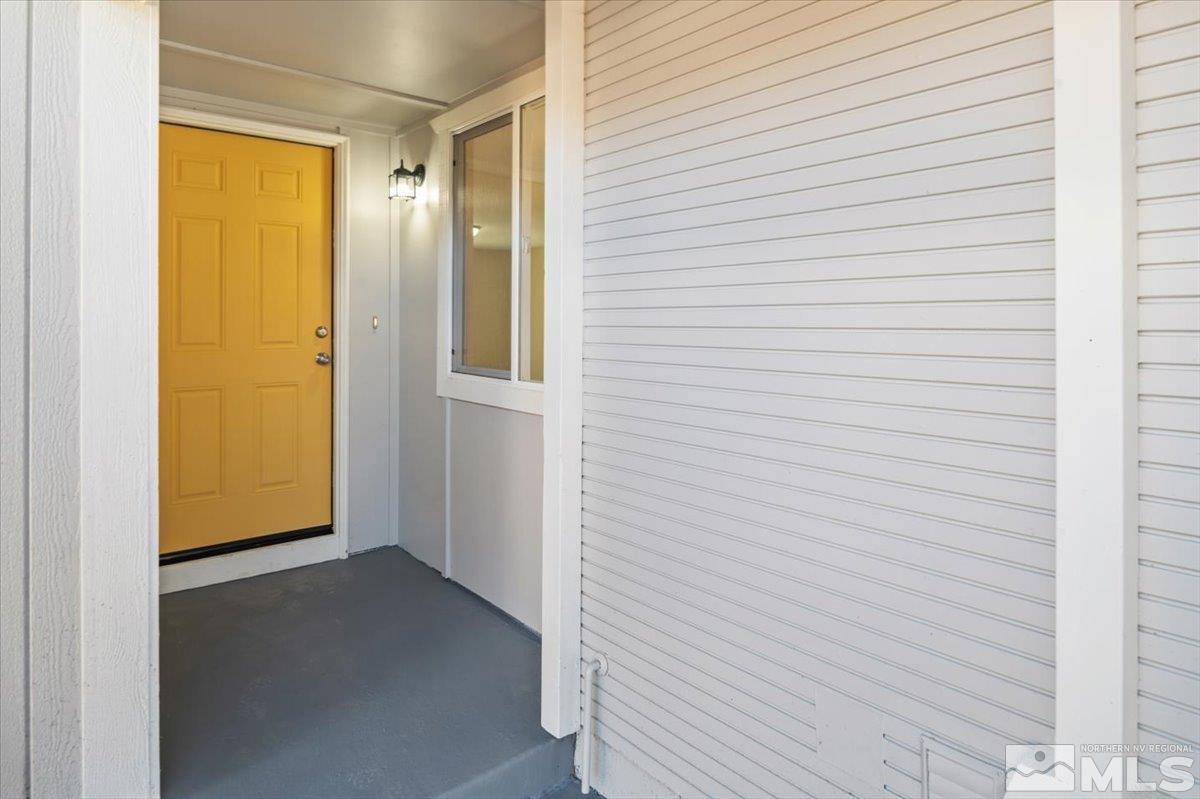 630 Teel St Property Photo 5