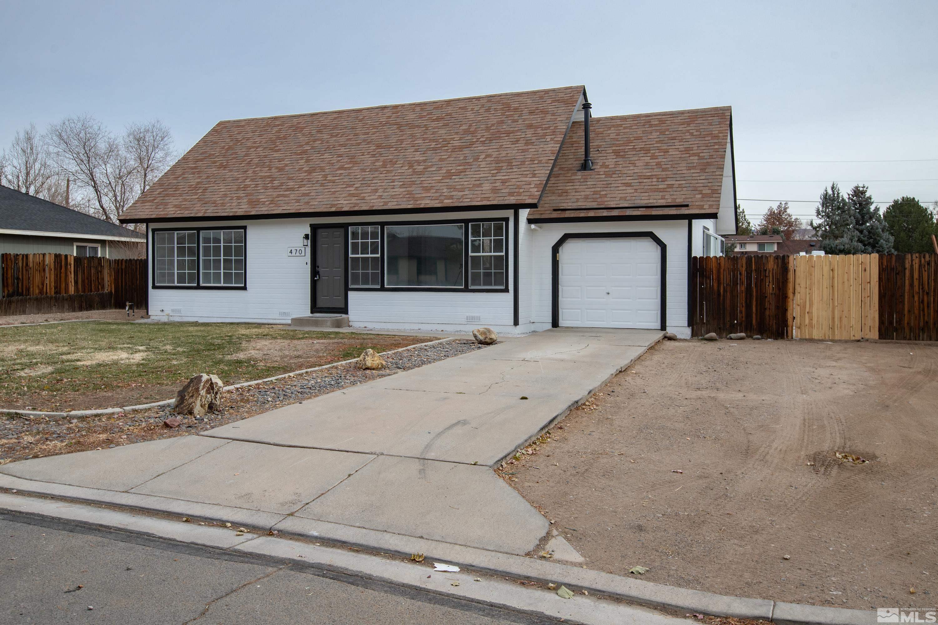 470 Aswan St Property Photo 2