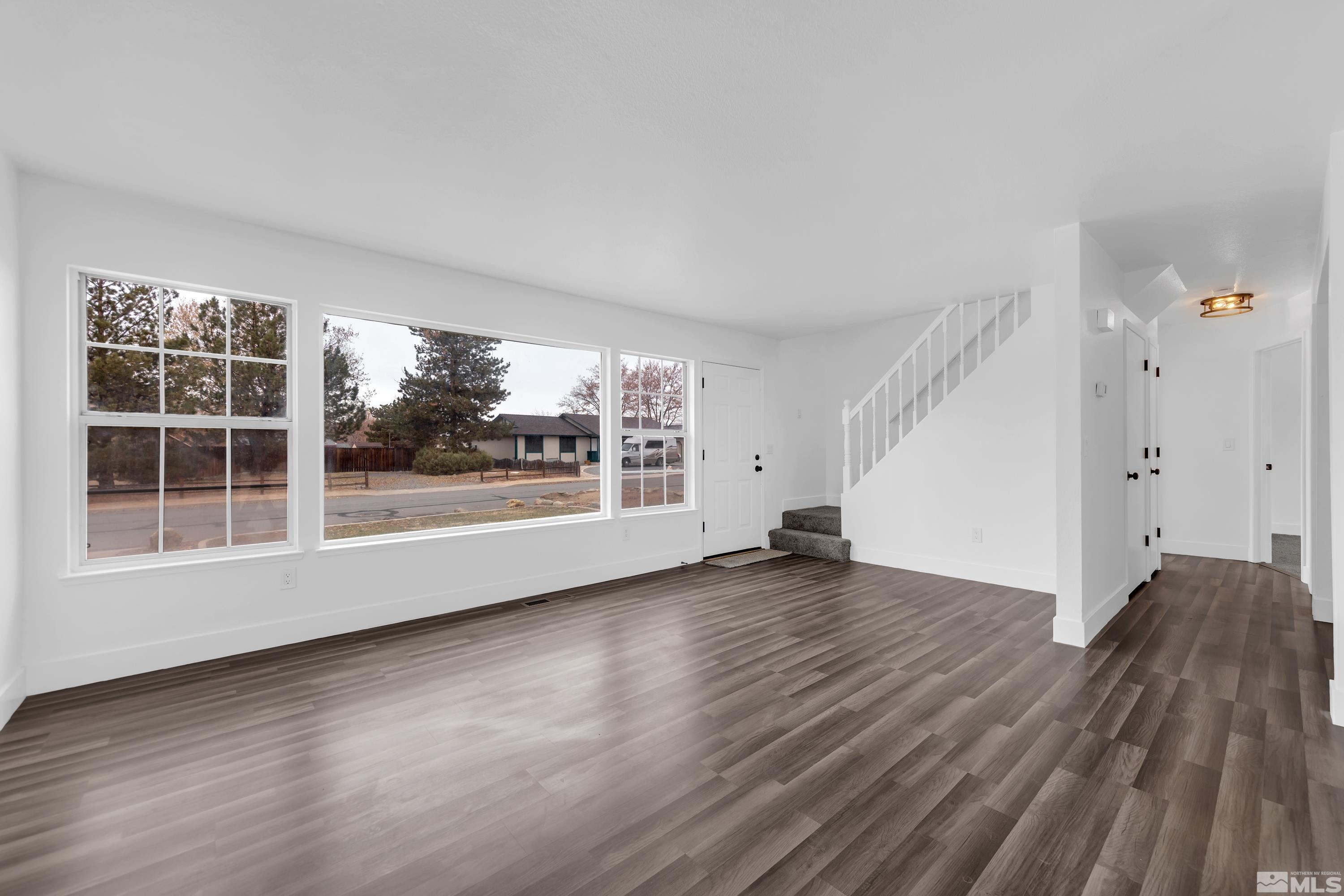 470 Aswan St Property Photo 4