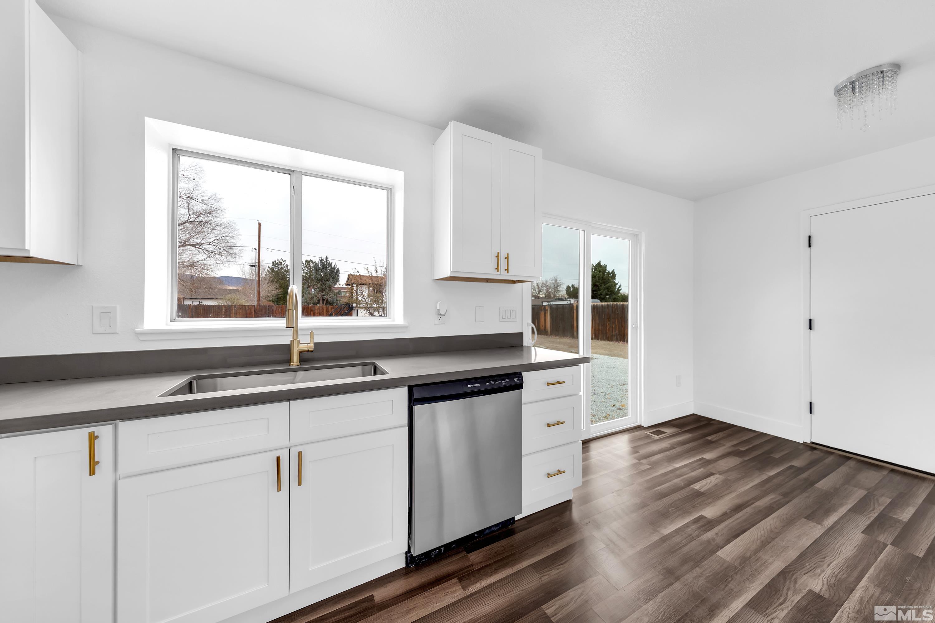 470 Aswan St Property Photo 8
