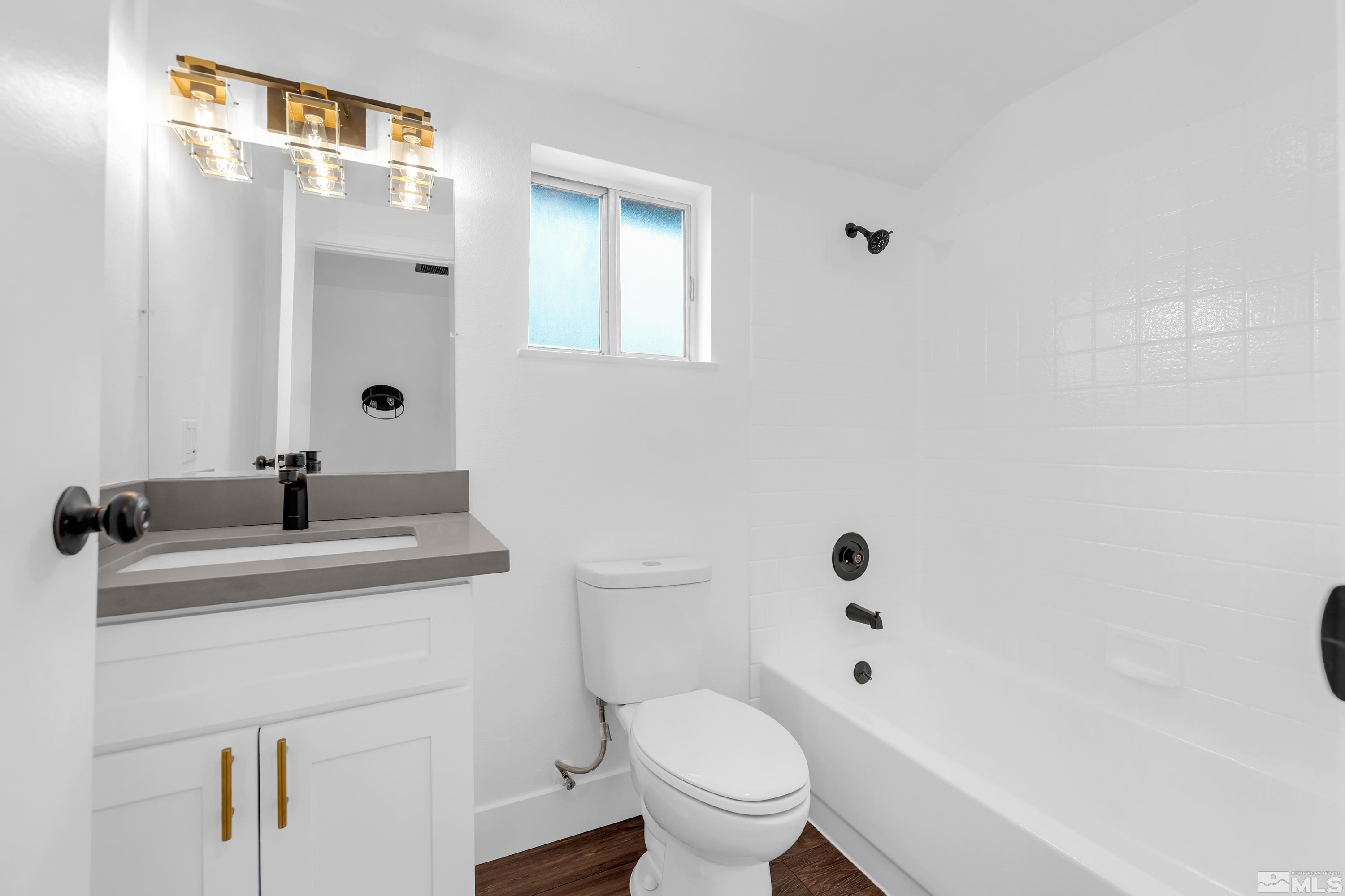 470 Aswan St Property Photo 17