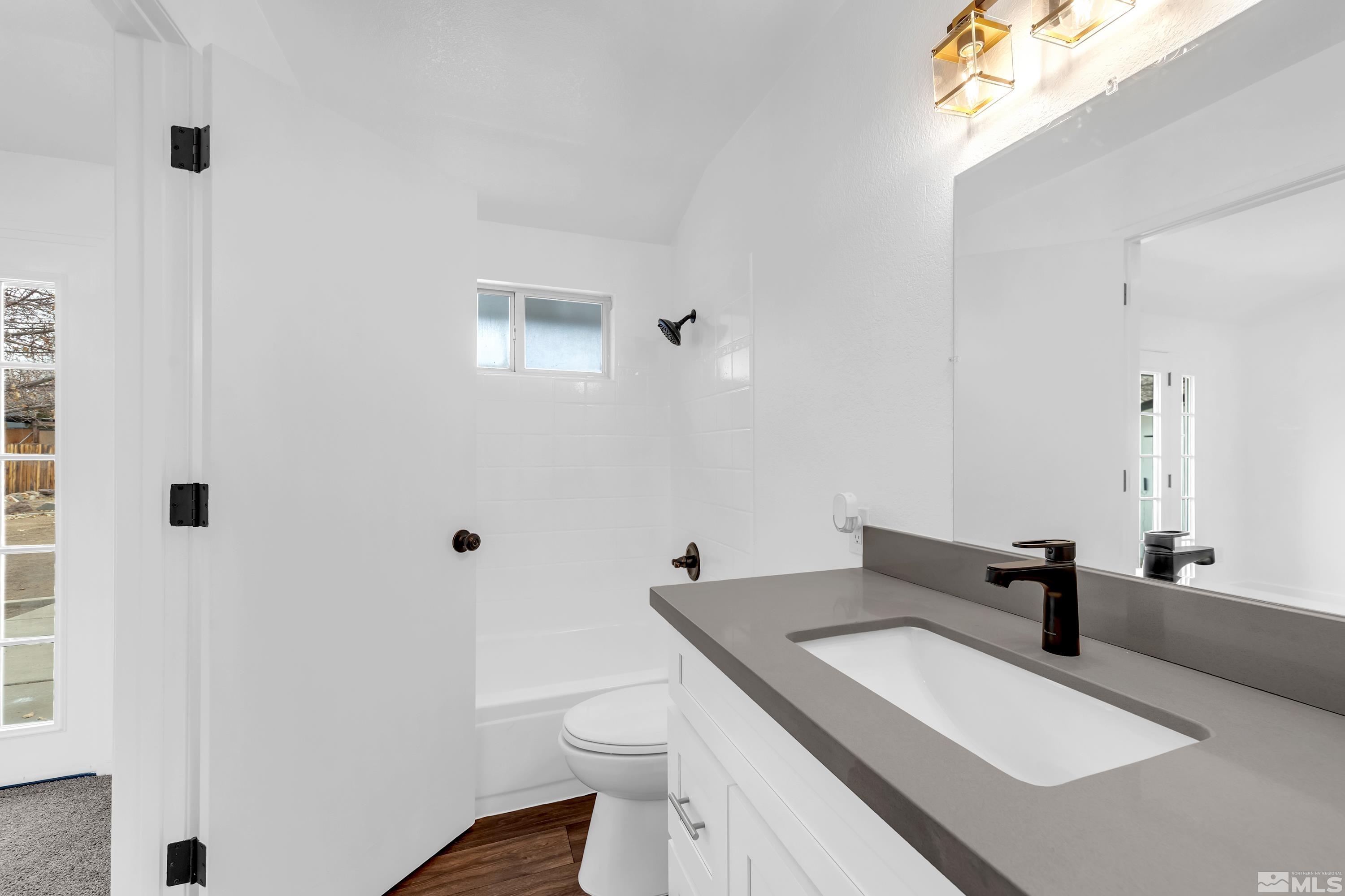 470 Aswan St Property Photo 22