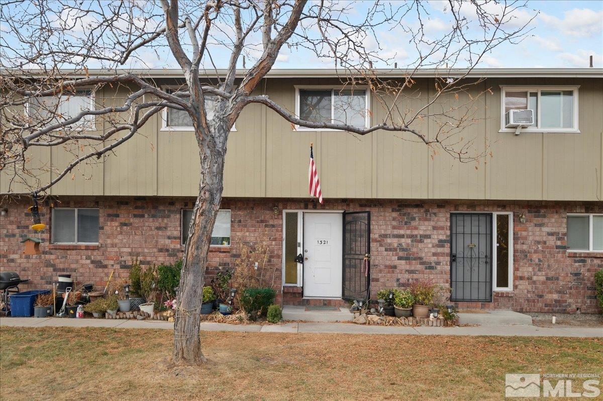 1321 Ashby Court Property Photo 4
