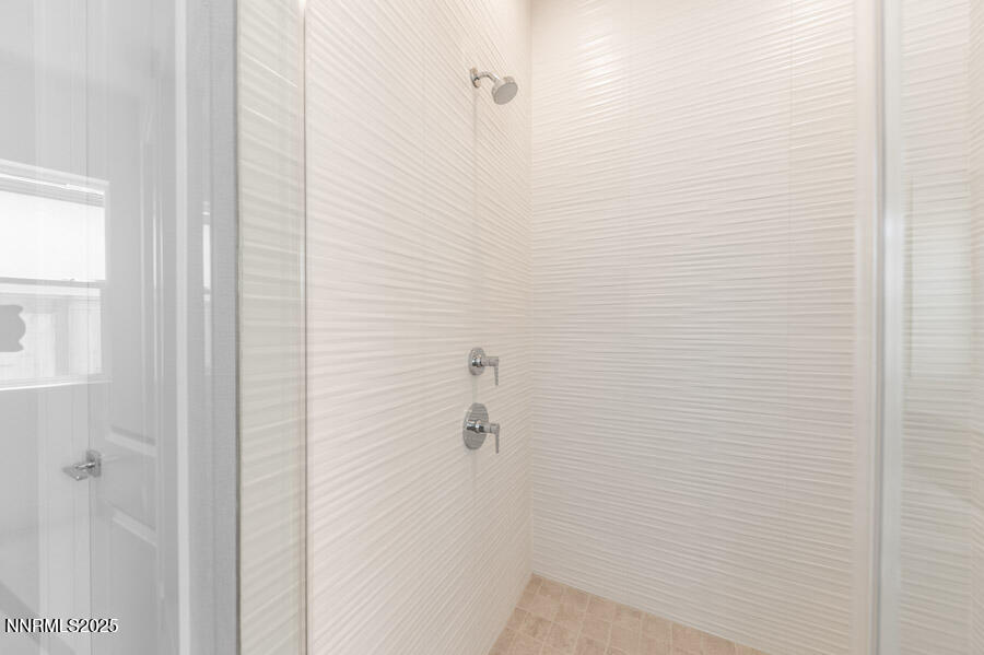 7525 Carpathia Drive Property Photo 15