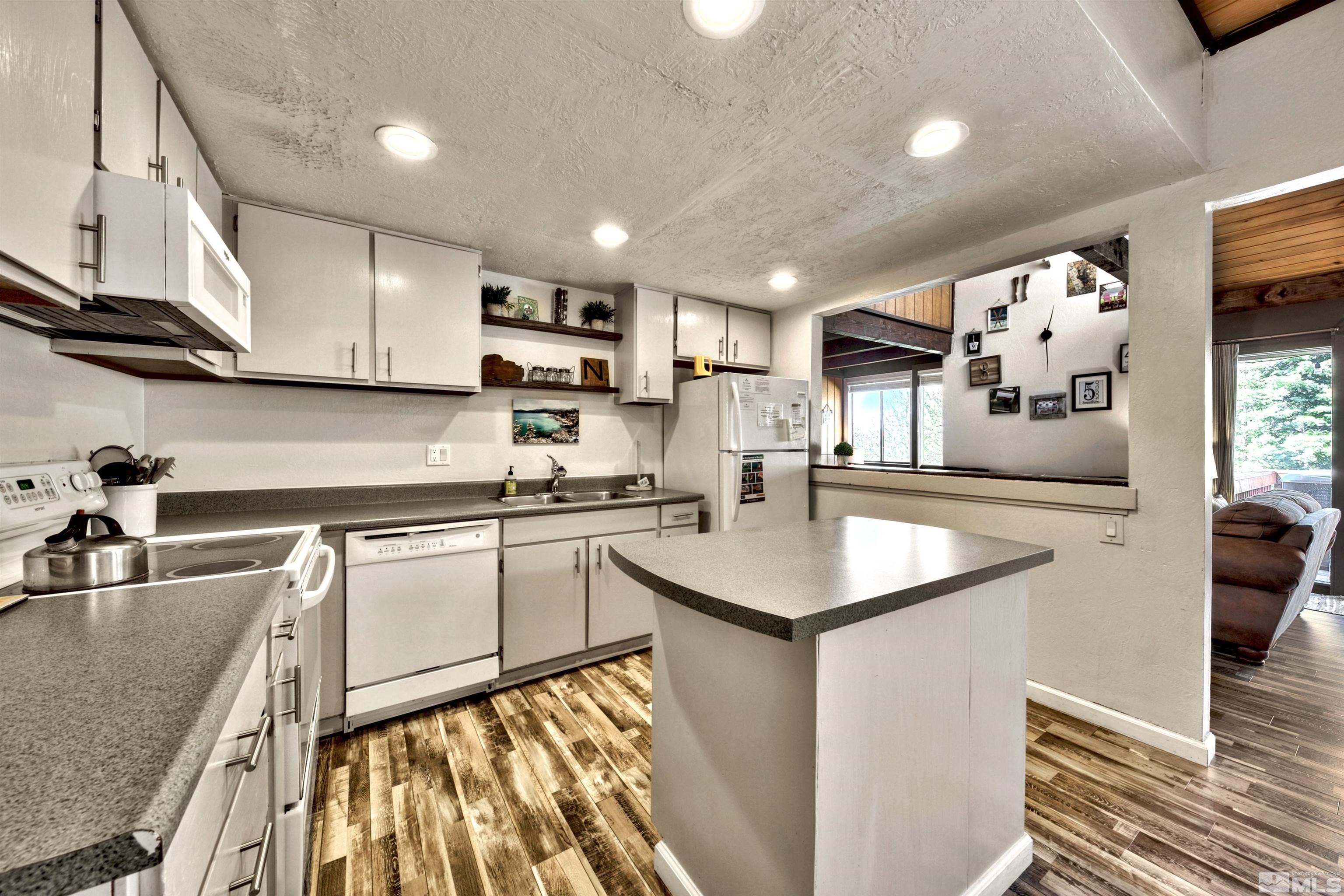 46 Chalet Property Photo 15