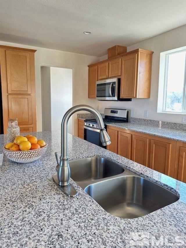 5761 Sidehill Dr. Property Photo 3