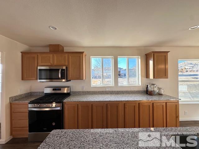 5761 Sidehill Dr. Property Photo 6