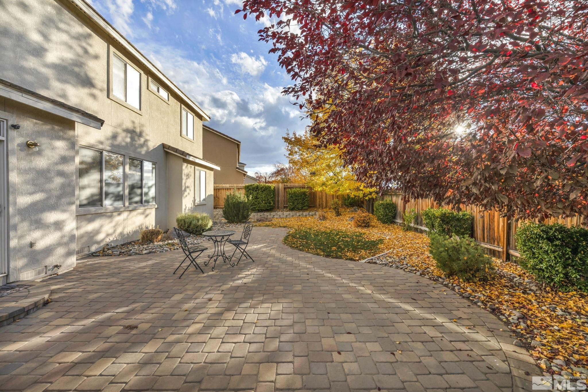 1542 Iratcabal Drive Property Photo 4