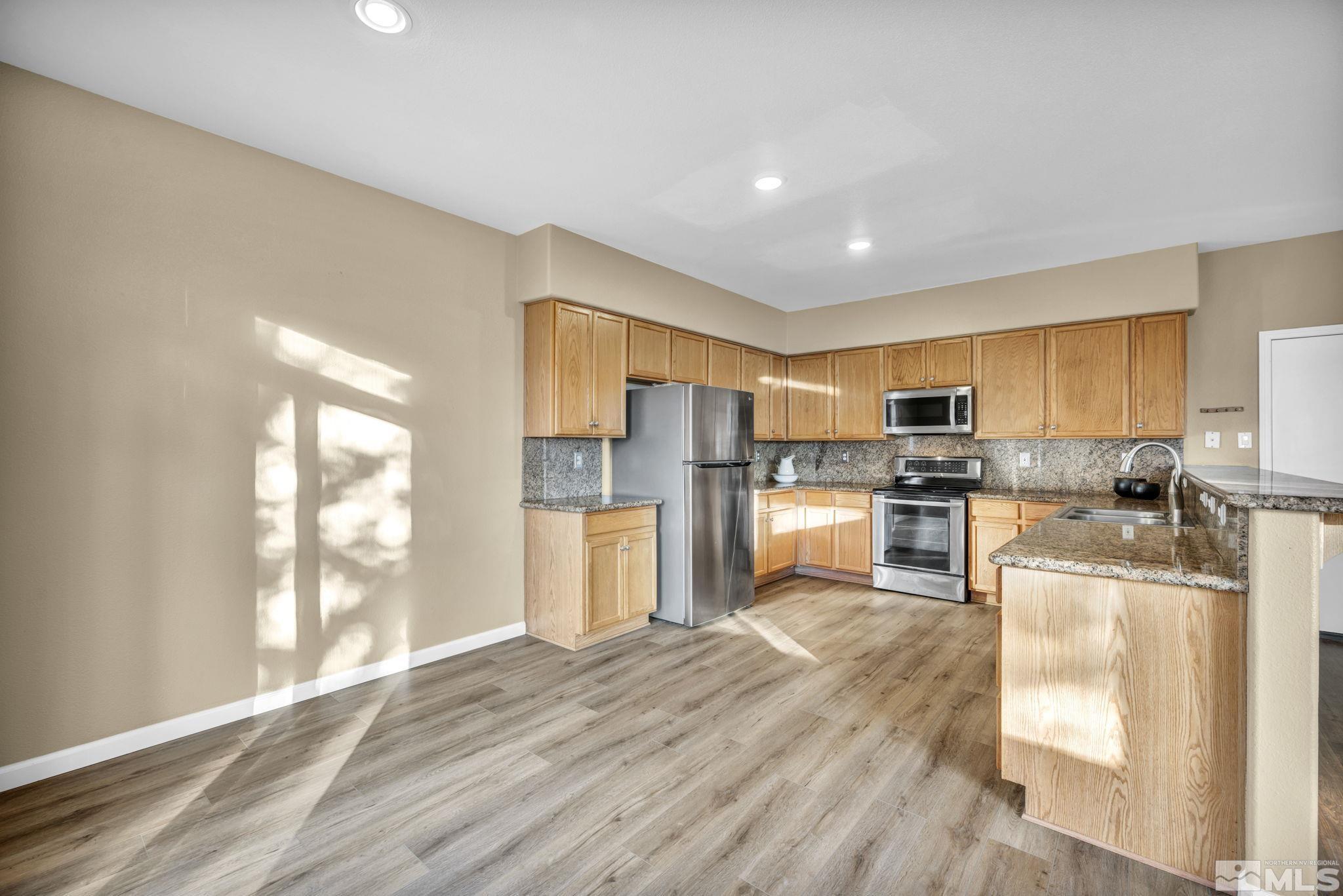 1542 Iratcabal Drive Property Photo 11