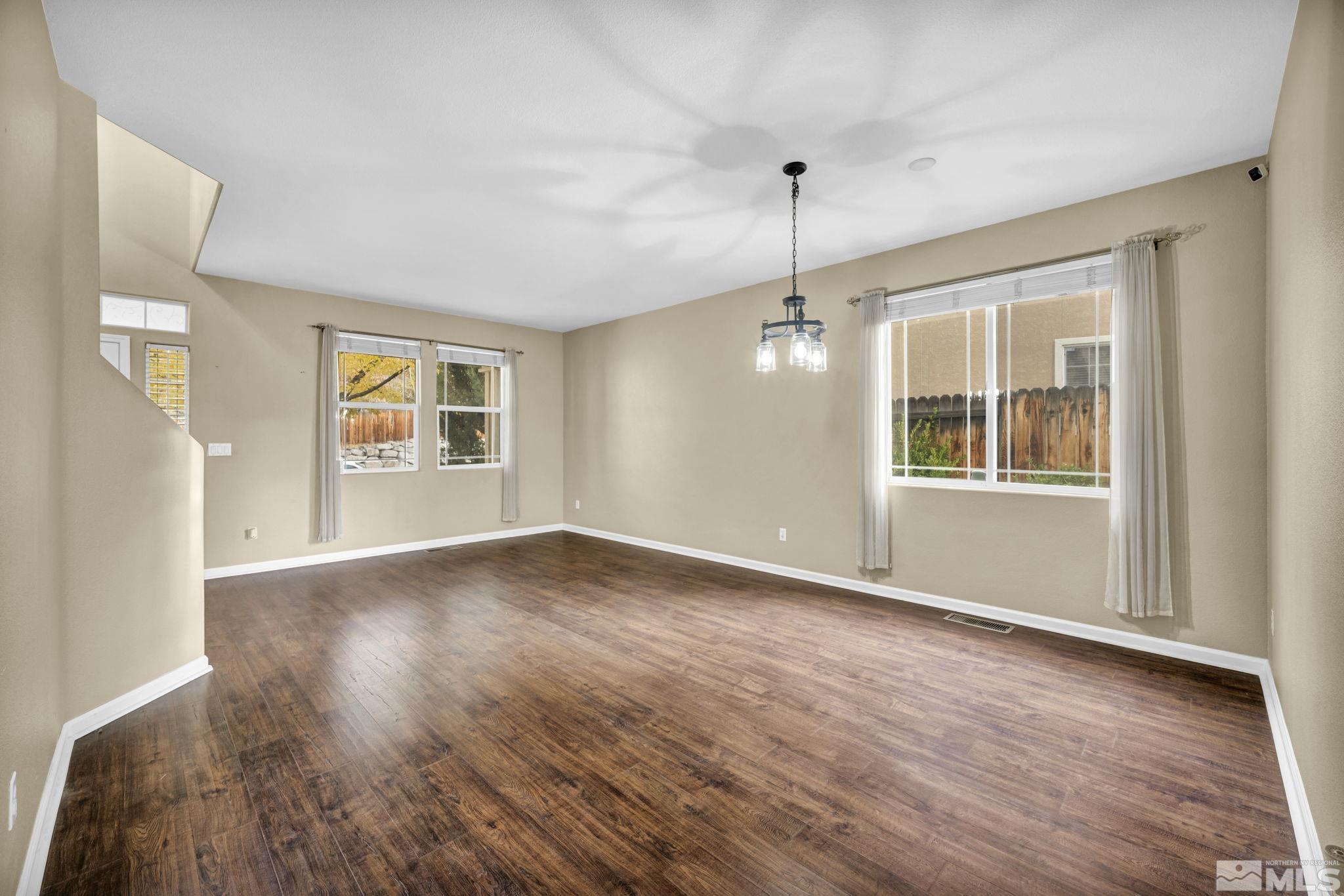 1542 Iratcabal Drive Property Photo 21