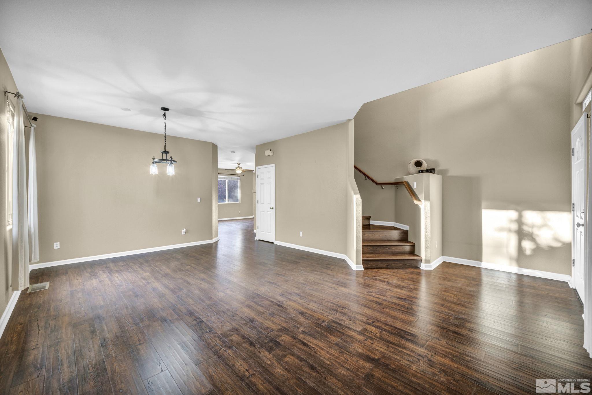 1542 Iratcabal Drive Property Photo 23