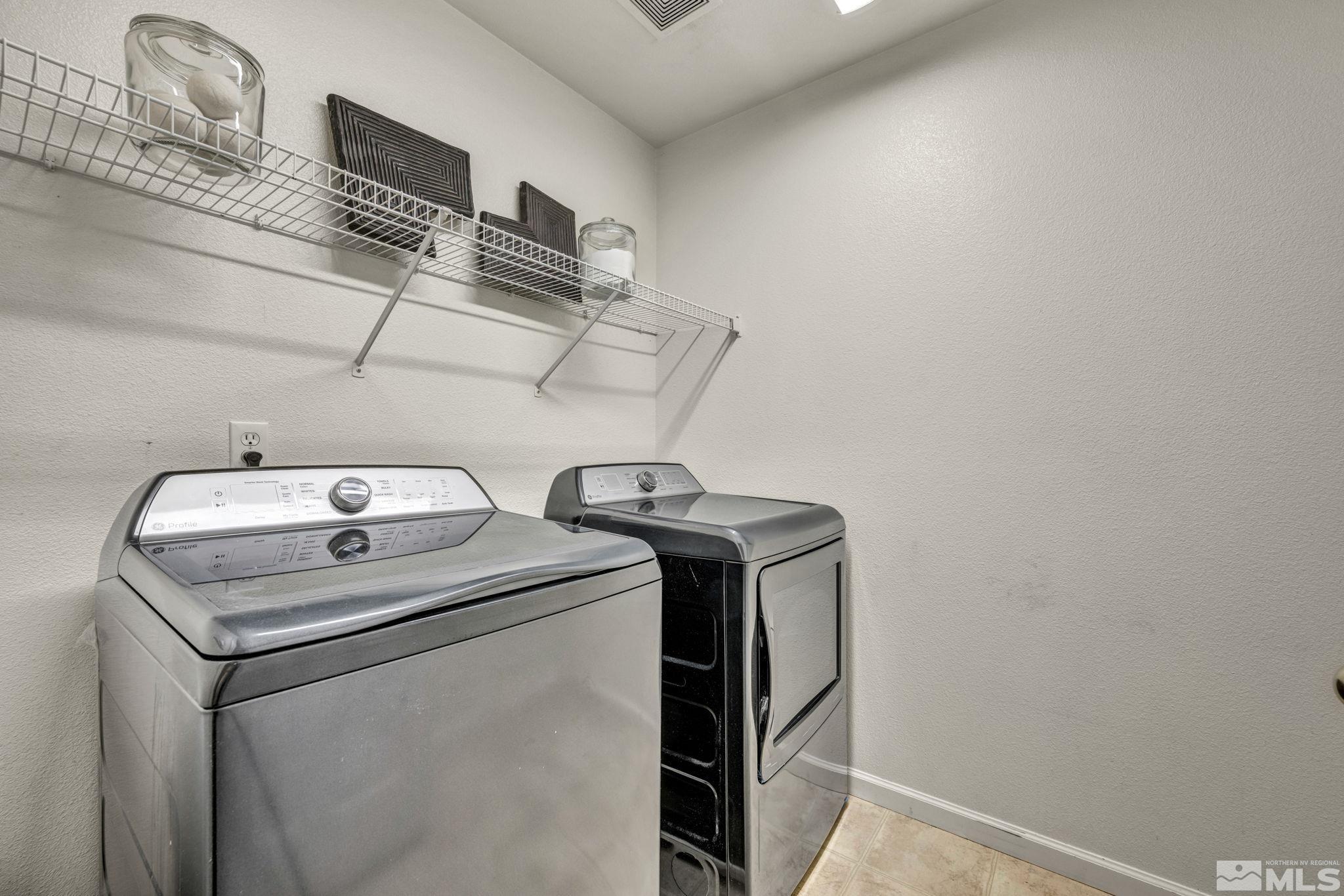1542 Iratcabal Drive Property Photo 32
