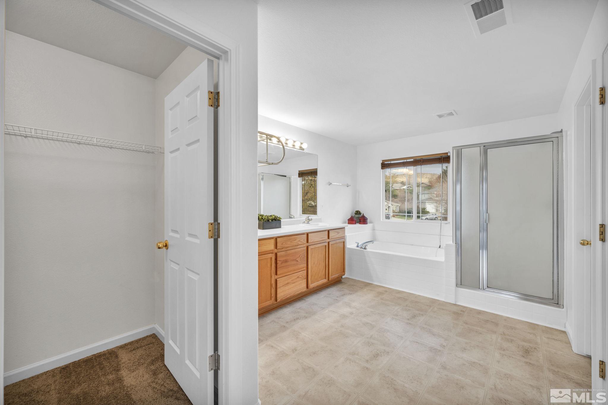 1542 Iratcabal Drive Property Photo 36