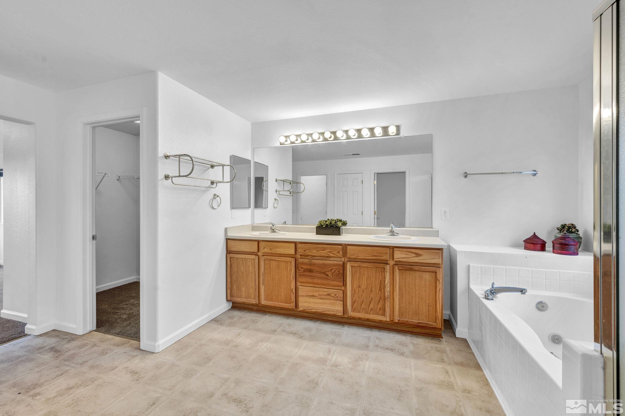 1542 Iratcabal Drive Property Photo 37