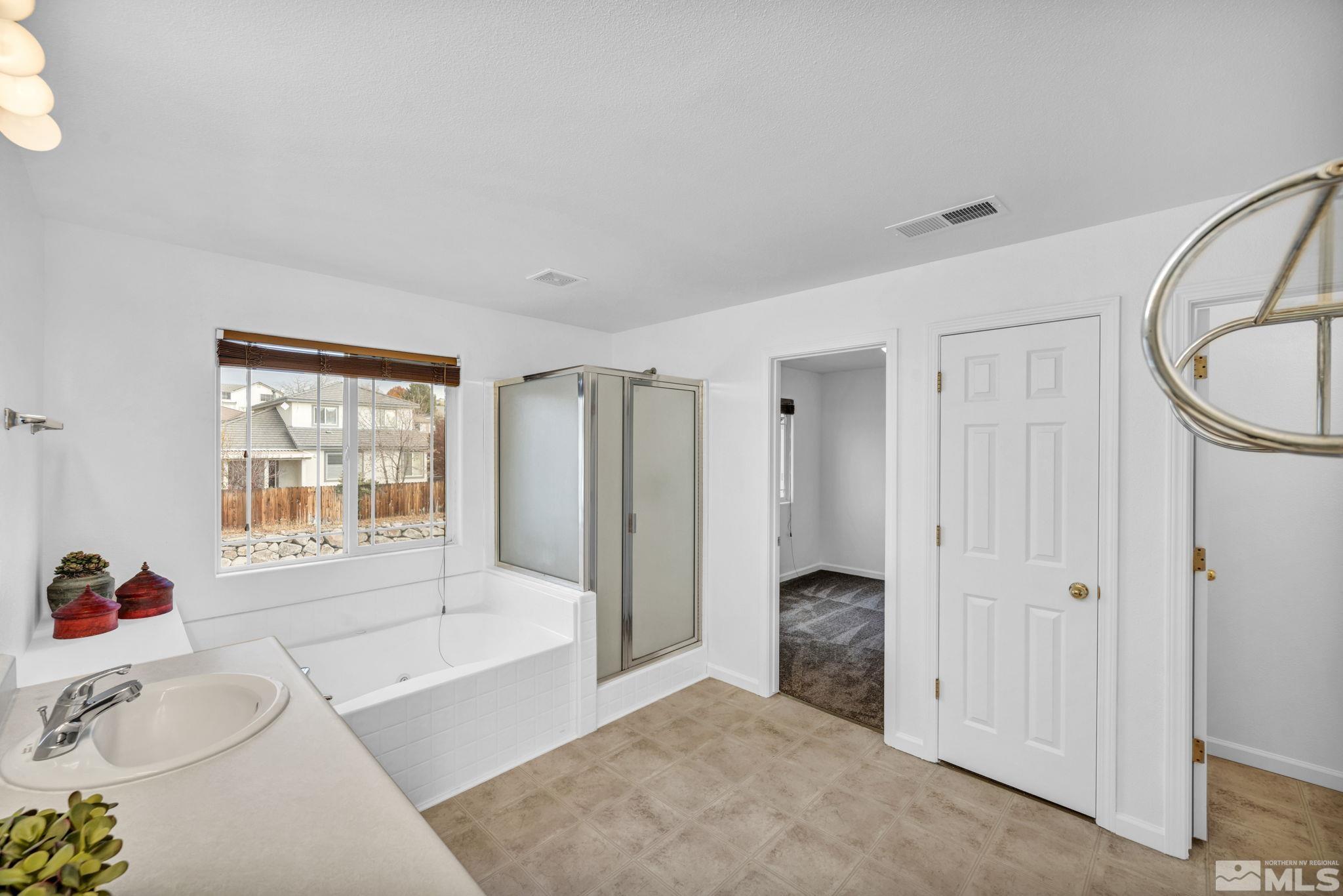 1542 Iratcabal Drive Property Photo 38