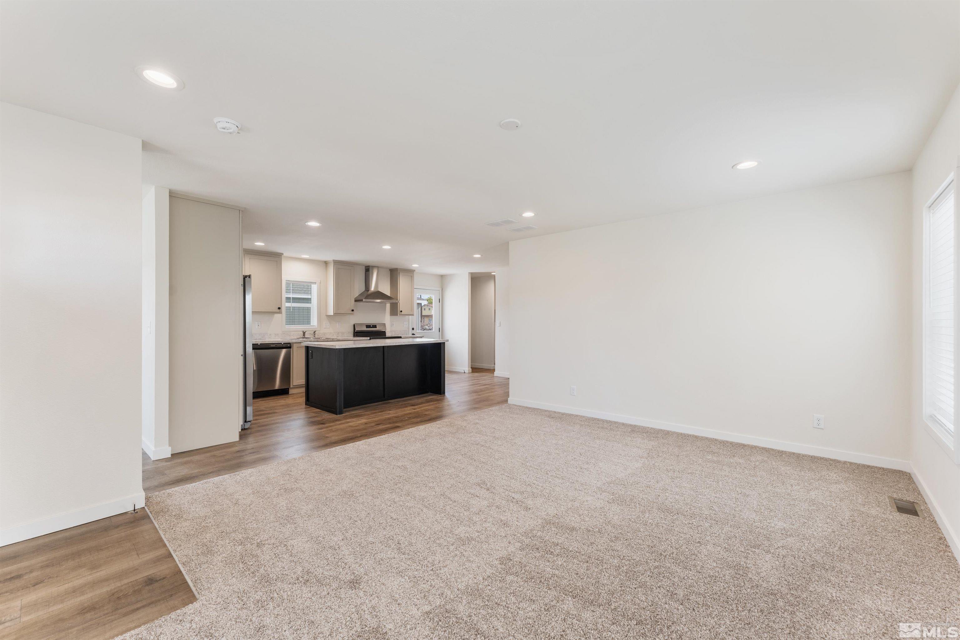 585 Babb Place Property Photo 11