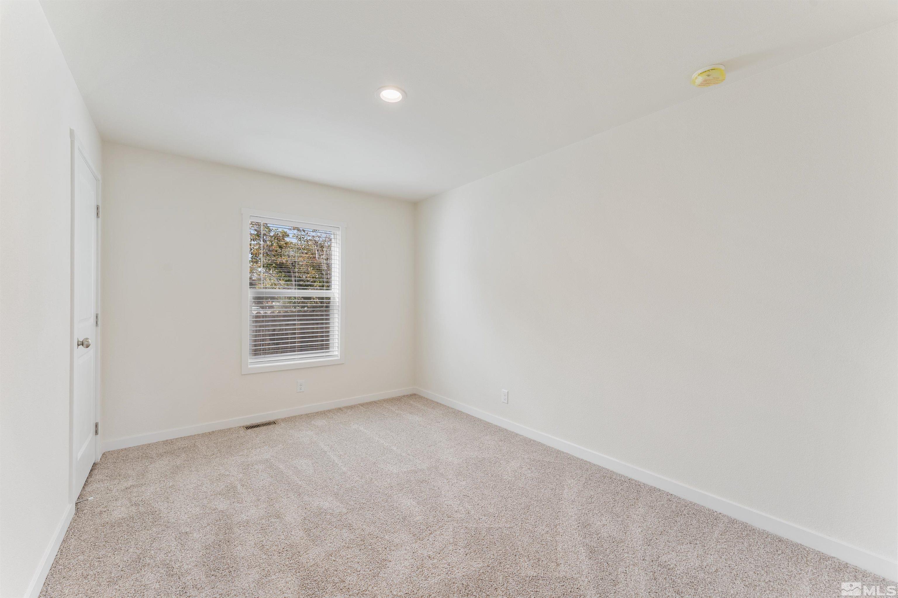 585 Babb Place Property Photo 16