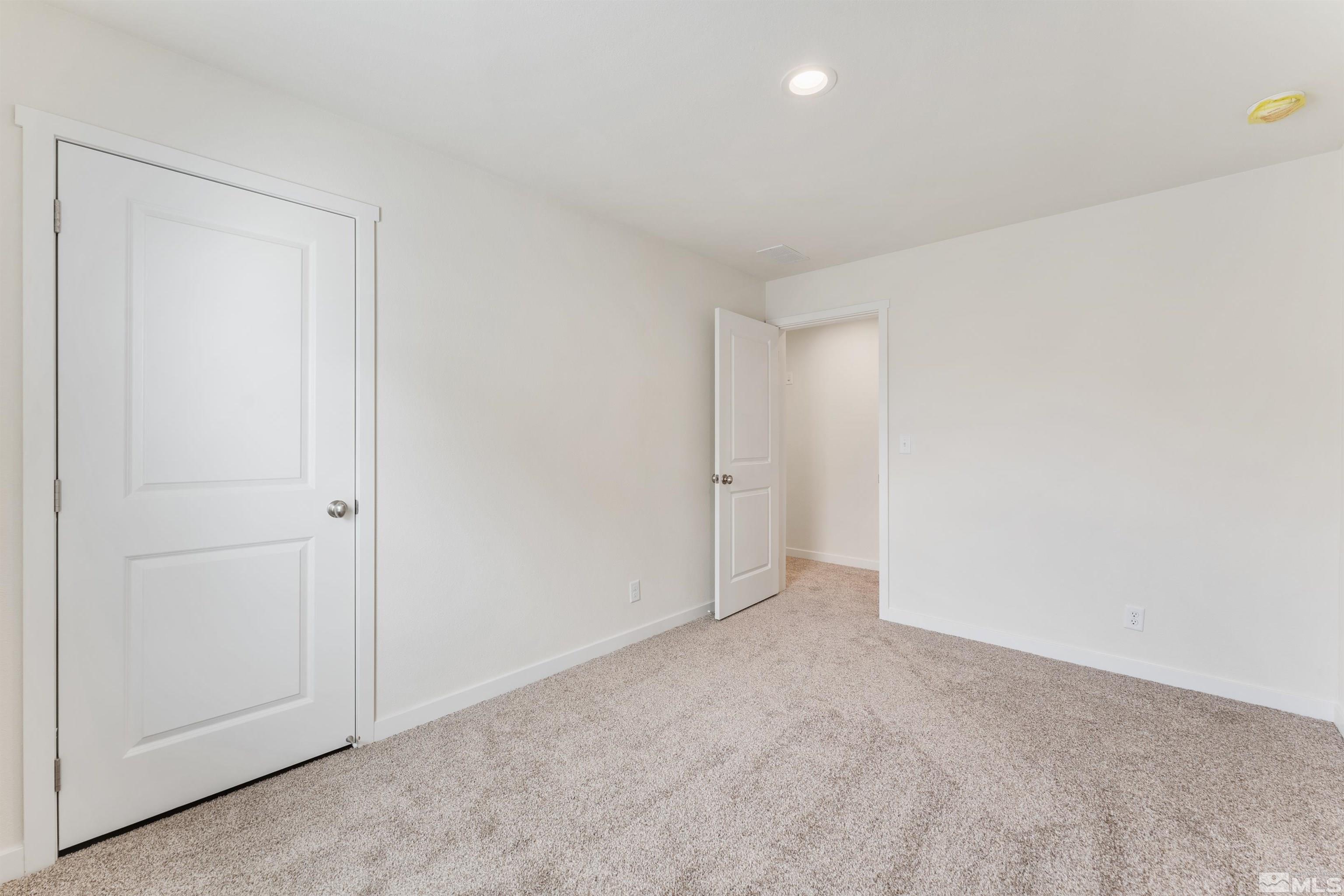 585 Babb Place Property Photo 18