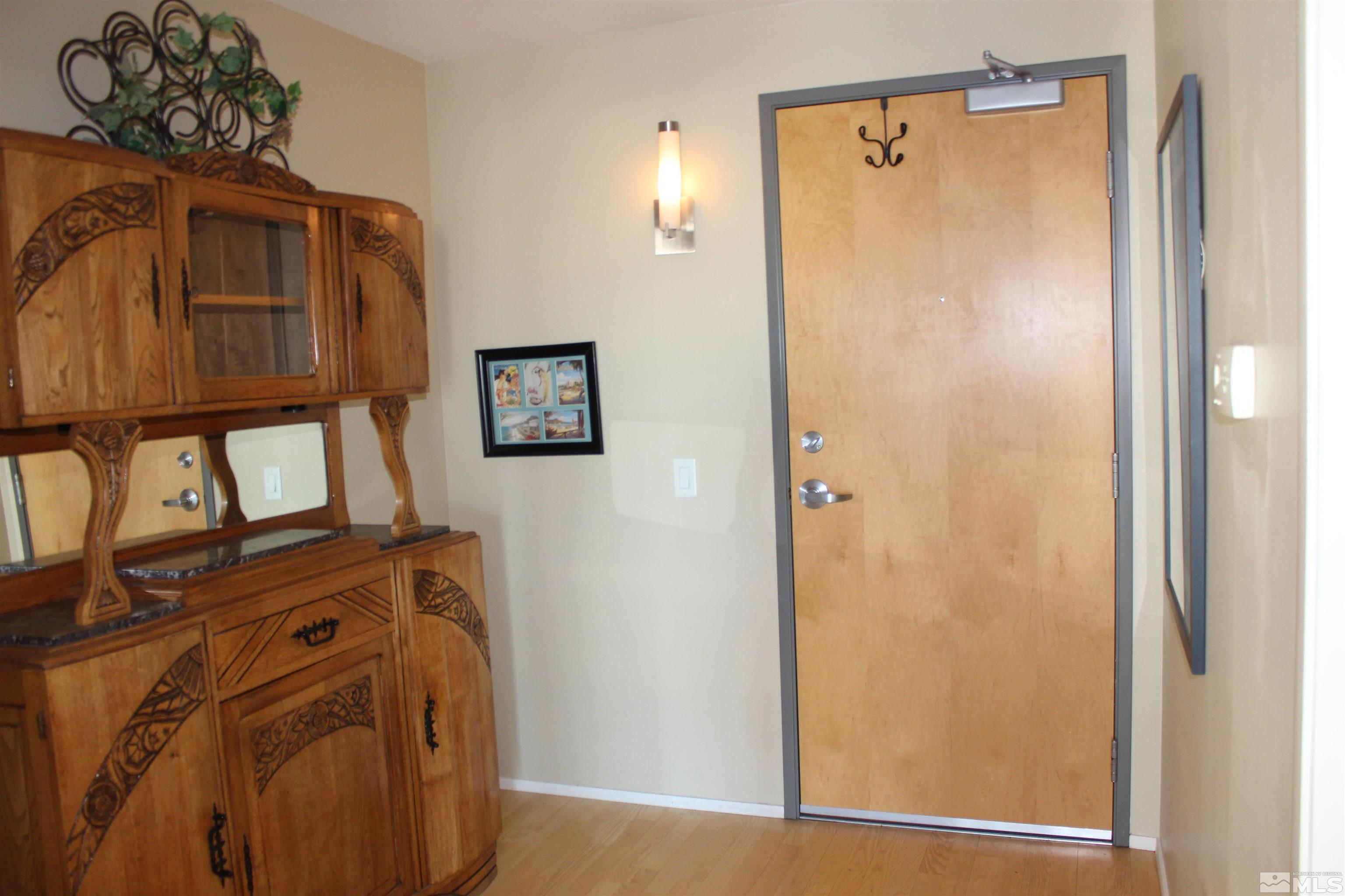 255 N Sierra St 1410 Property Photo 5