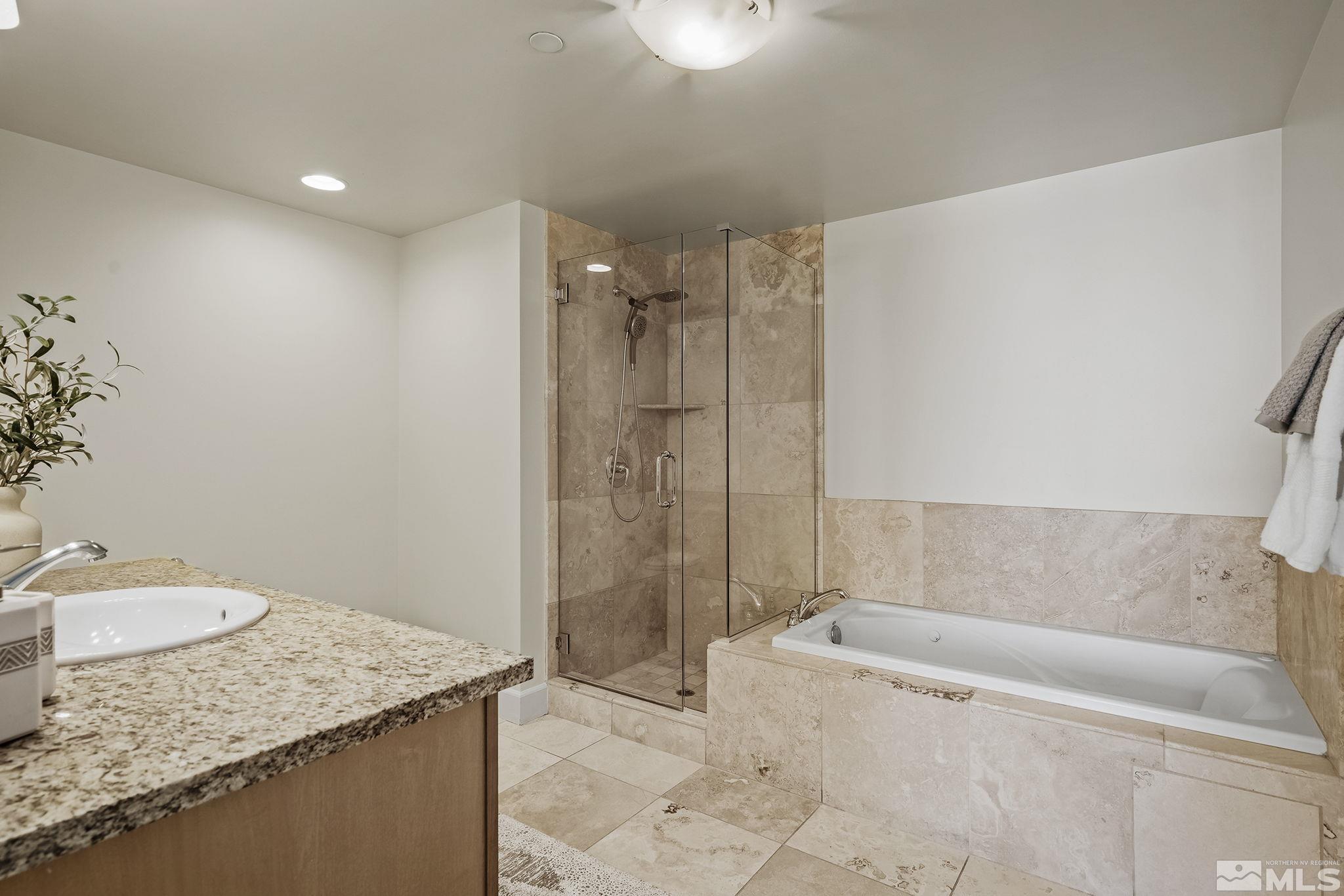50 N Sierra Street 903 Property Photo 16