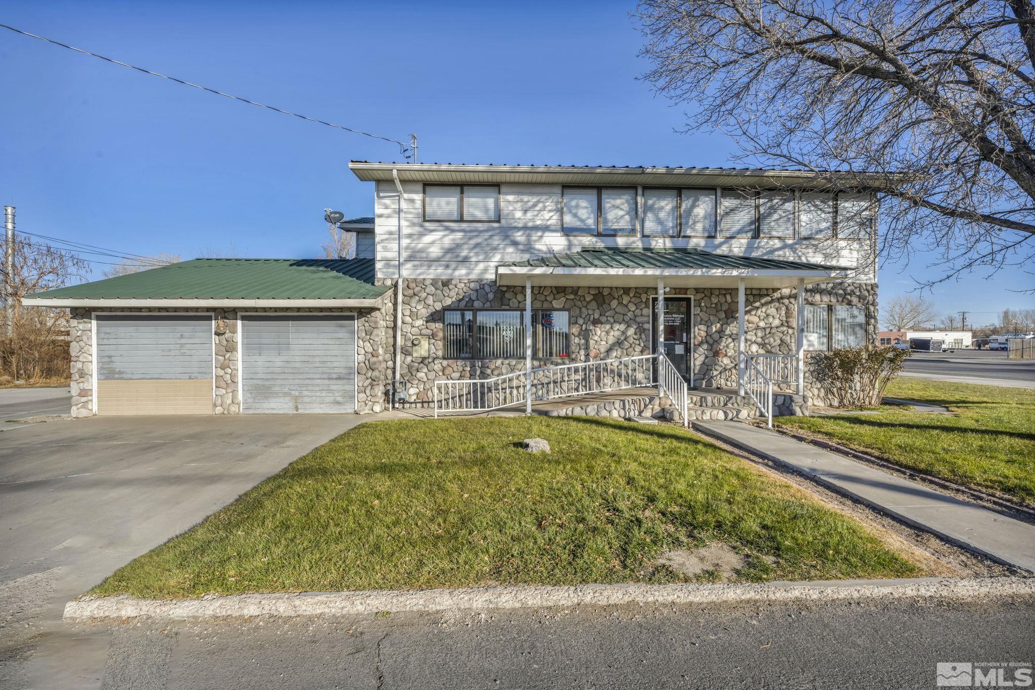 2 Newcombe Ave Property Photo 1