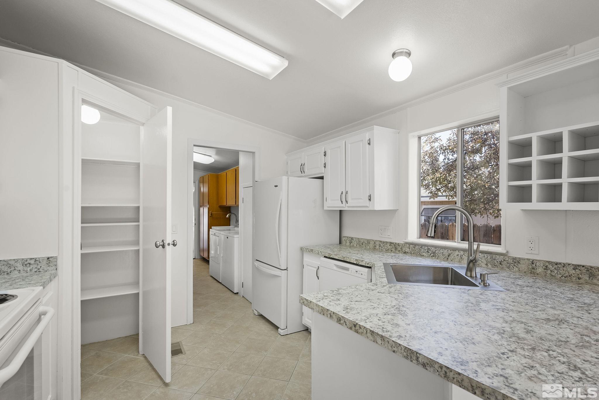 2182 Camellia Dr. Property Photo 9