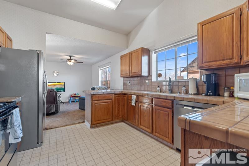 2521 E Valley Road Property Photo 3