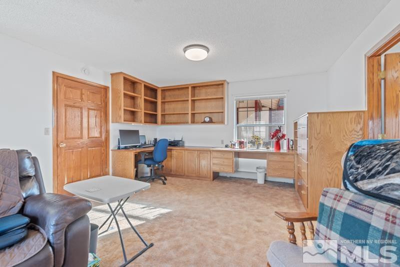 2521 E Valley Road Property Photo 19