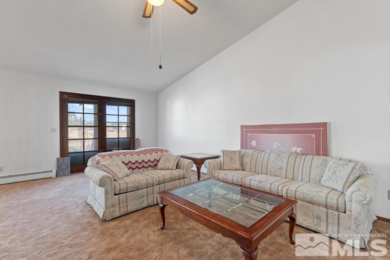 2521 East Valley Rd Property Photo 6