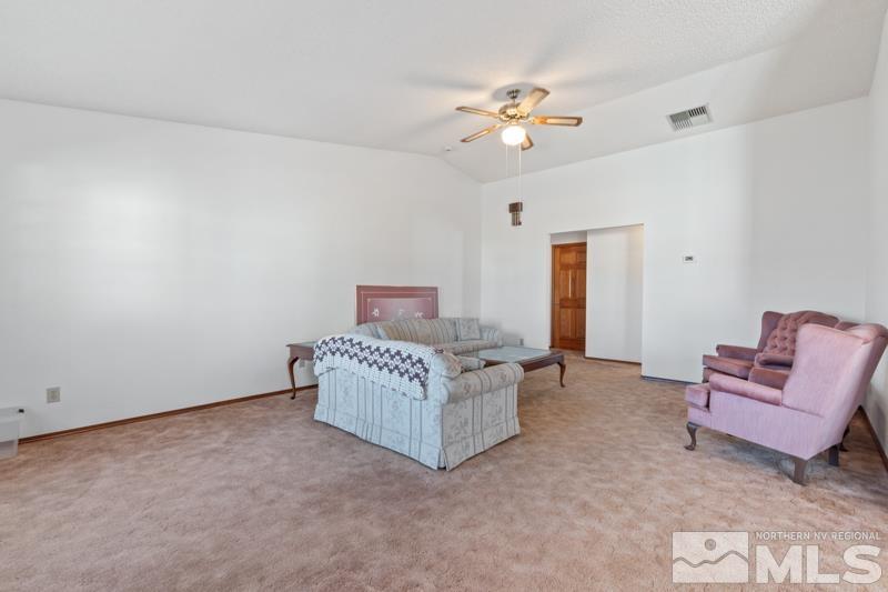 2521 East Valley Rd Property Photo 7