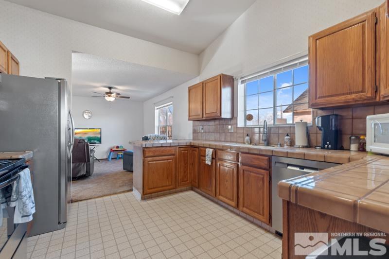 2521 East Valley Rd Property Photo 9