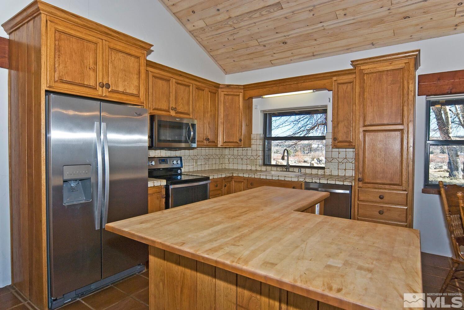 630 Chambers Ln Property Photo 17