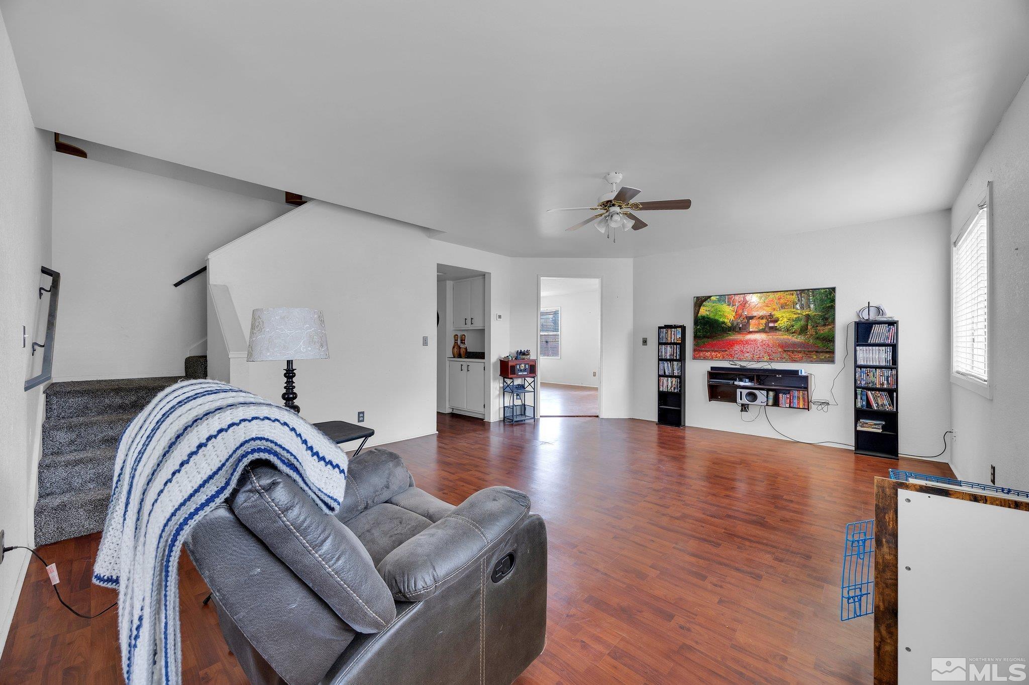 1897 Catham Ln Property Photo 2