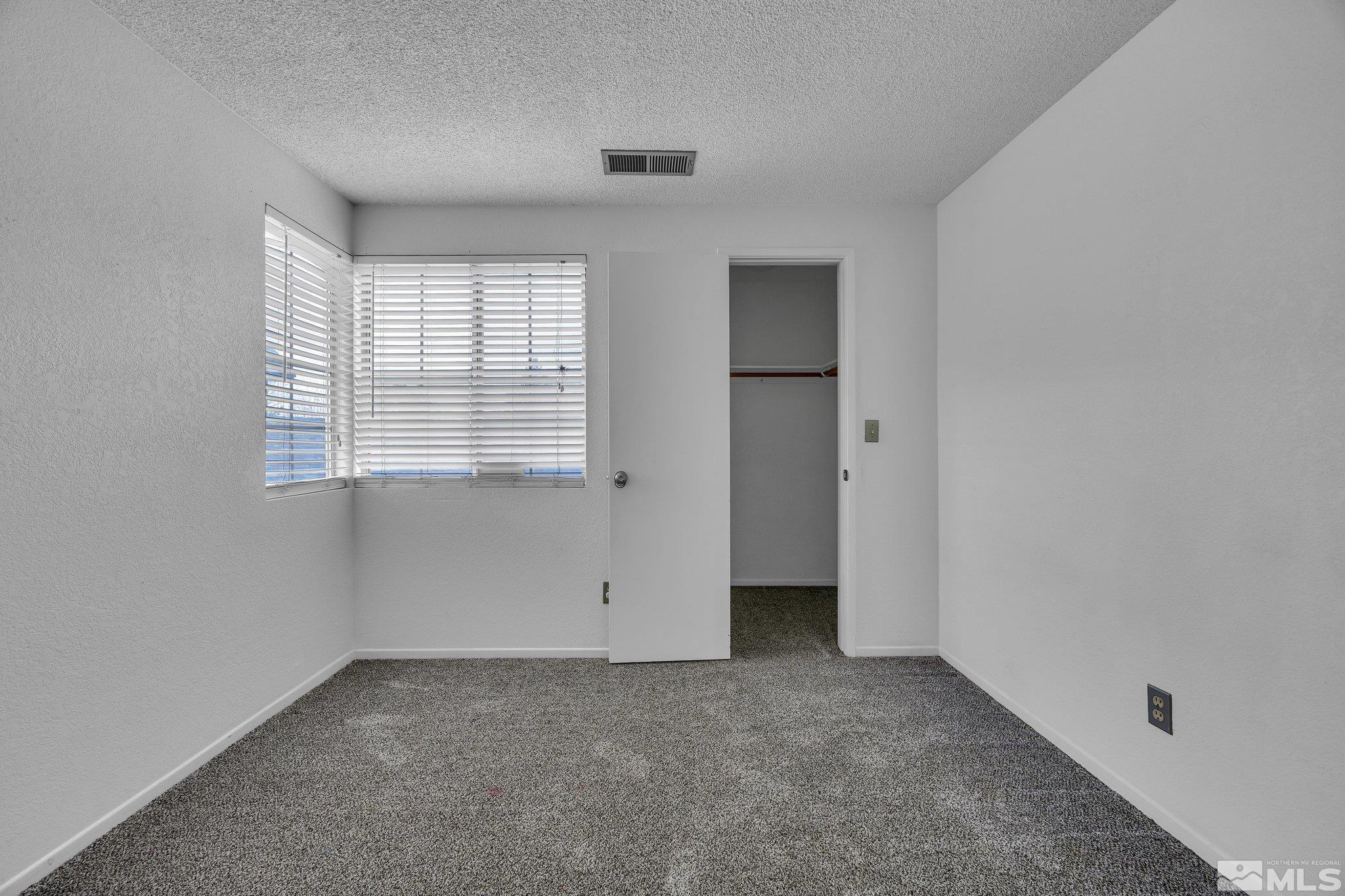 1897 Catham Ln Property Photo 14