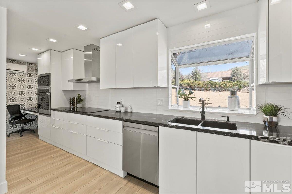 2665 Westview Blvd Property Photo 11
