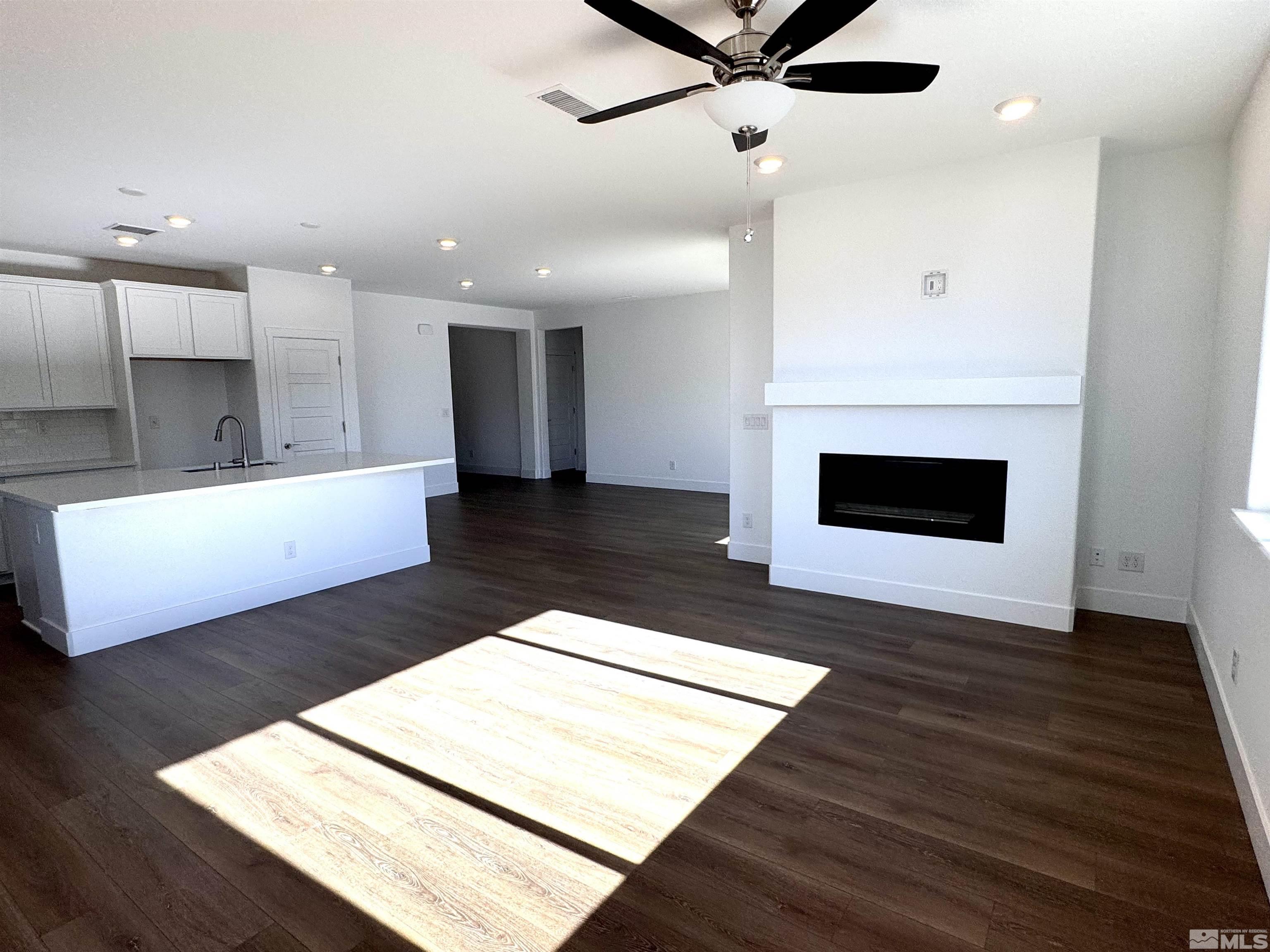 1209 Spur Way Property Photo 2