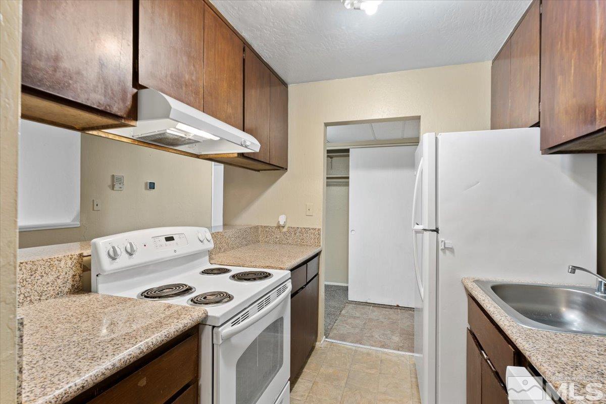 2955 Lakeside Dr. Unit 310 Property Photo 10
