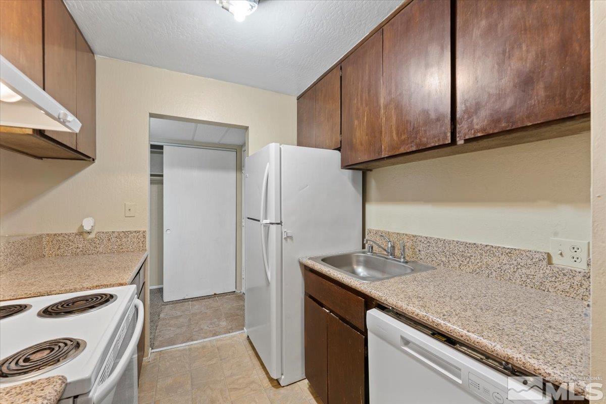 2955 Lakeside Dr. Unit 310 Property Photo 11