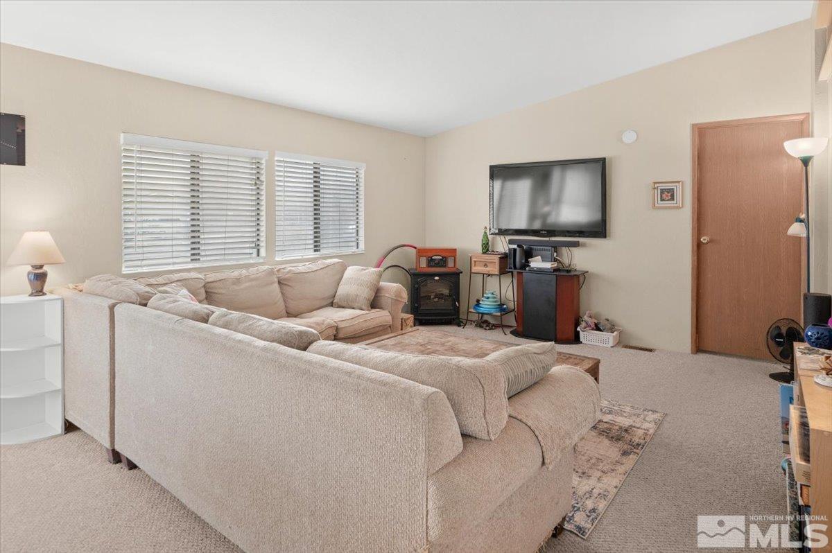 1030 Green Valley Dr Property Photo 2