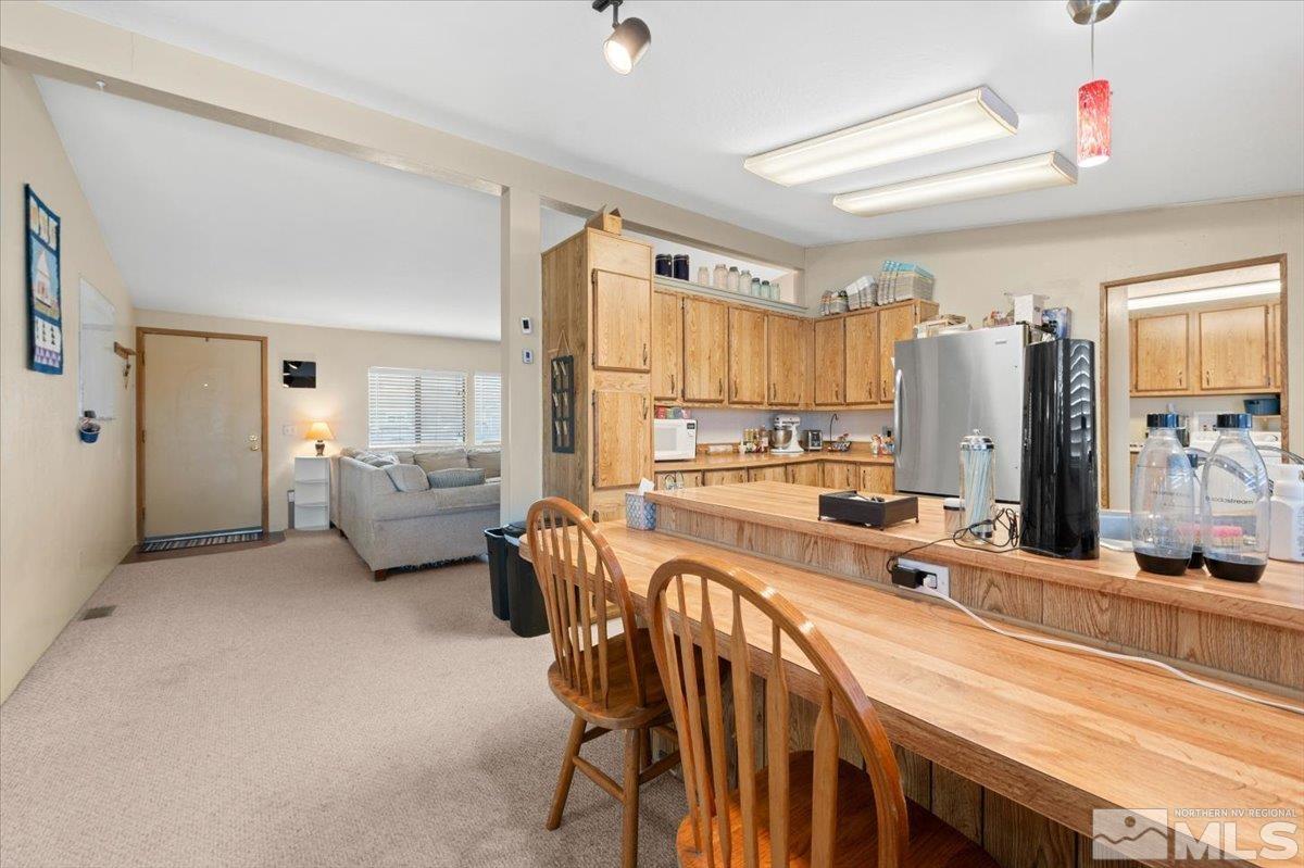 1030 Green Valley Dr Property Photo 3